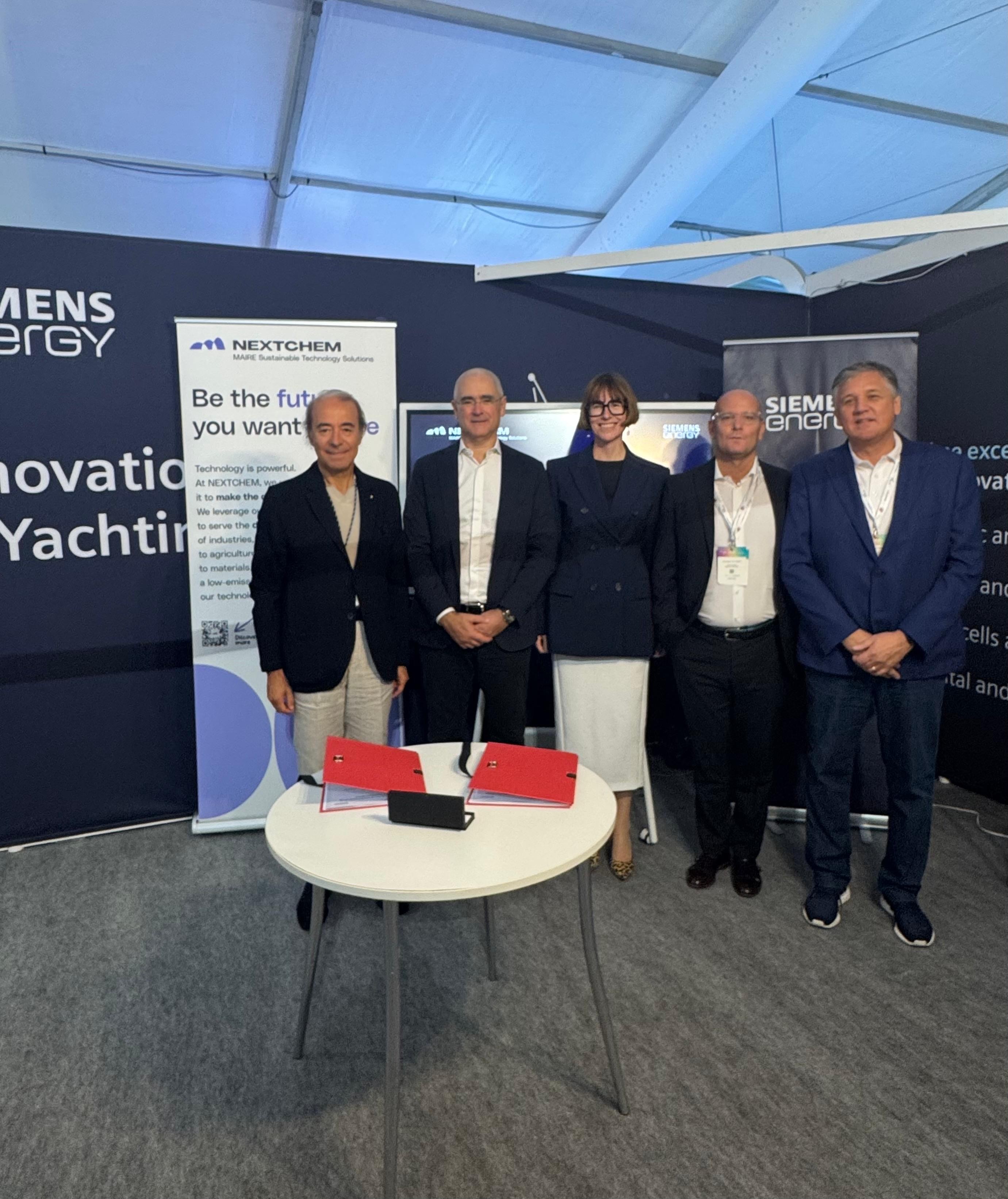 Hydrogen Fuel Cells: NEXTCHEM and Siemens Energy MOU for Modular Methanol System for Maritime Decarbonization
