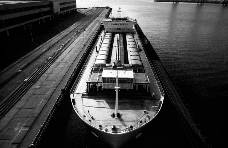 Port of Klaipėda Unveils Hydrogen Fuel Cell Waste Vessel