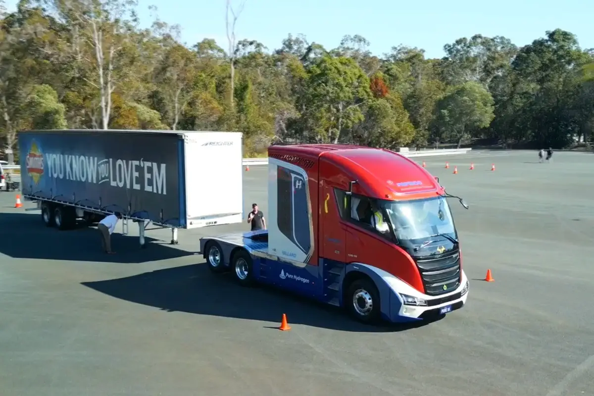 Australia’s first hydrogen fuel cell prime mover truck is ready for purchase - H2 News