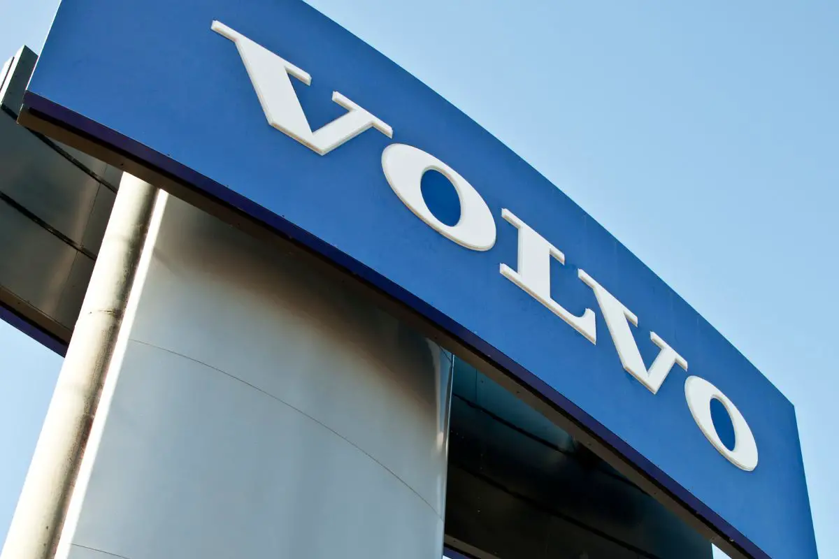 Hydrogen fuel cell trucks testing begun by Volvo - H2 News
