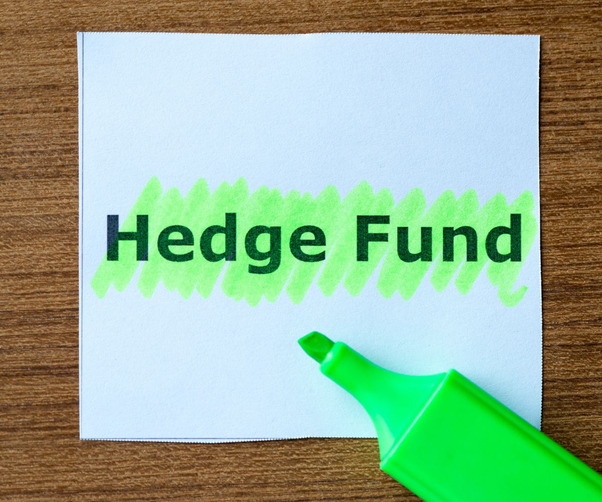 From Risk to Reward: Exploring the Advantages of Hedge Funds