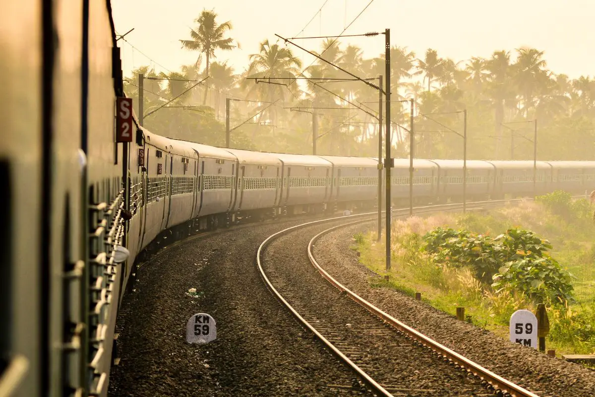 First hydrogen trains in India to be powered by Ballard fuel cell modules - H2 News