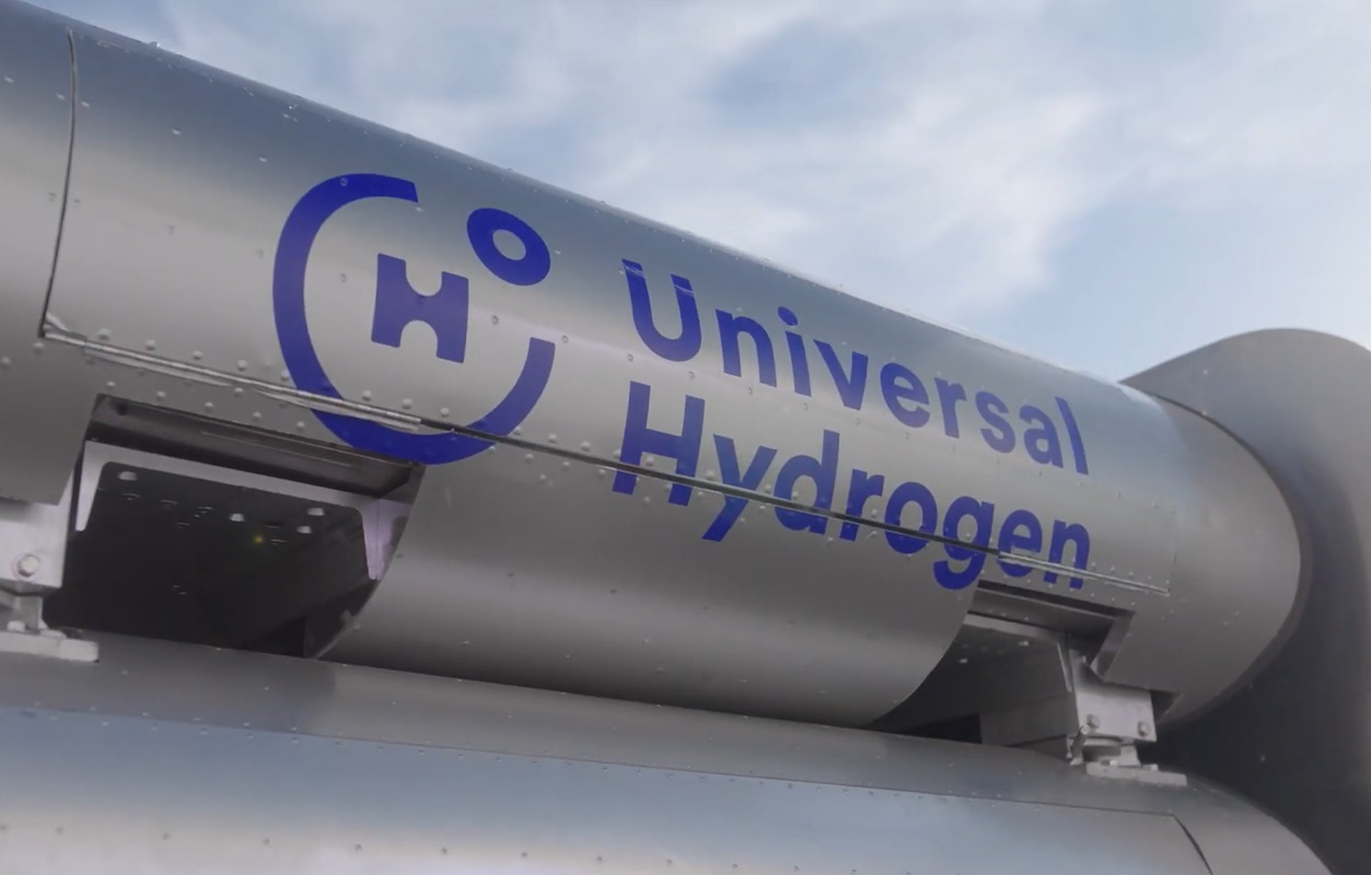 Universal Hydrogen completes full demo of its unique H2 technology at airport - H2 News