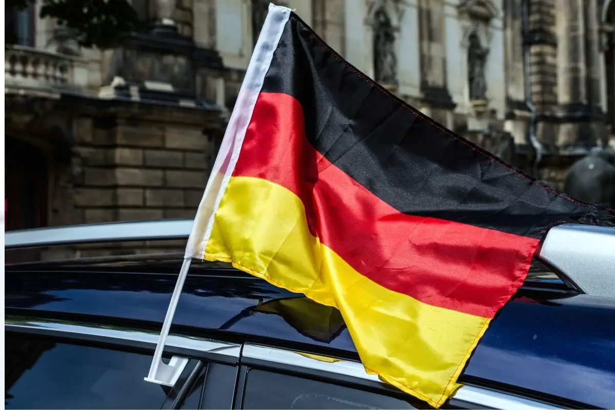Germany’s auto industry places spotlight on hydrogen fuel cars