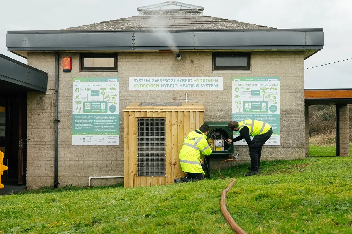 World’s first smart hydrogen hybrid heating system demonstrated in UK - H2 News