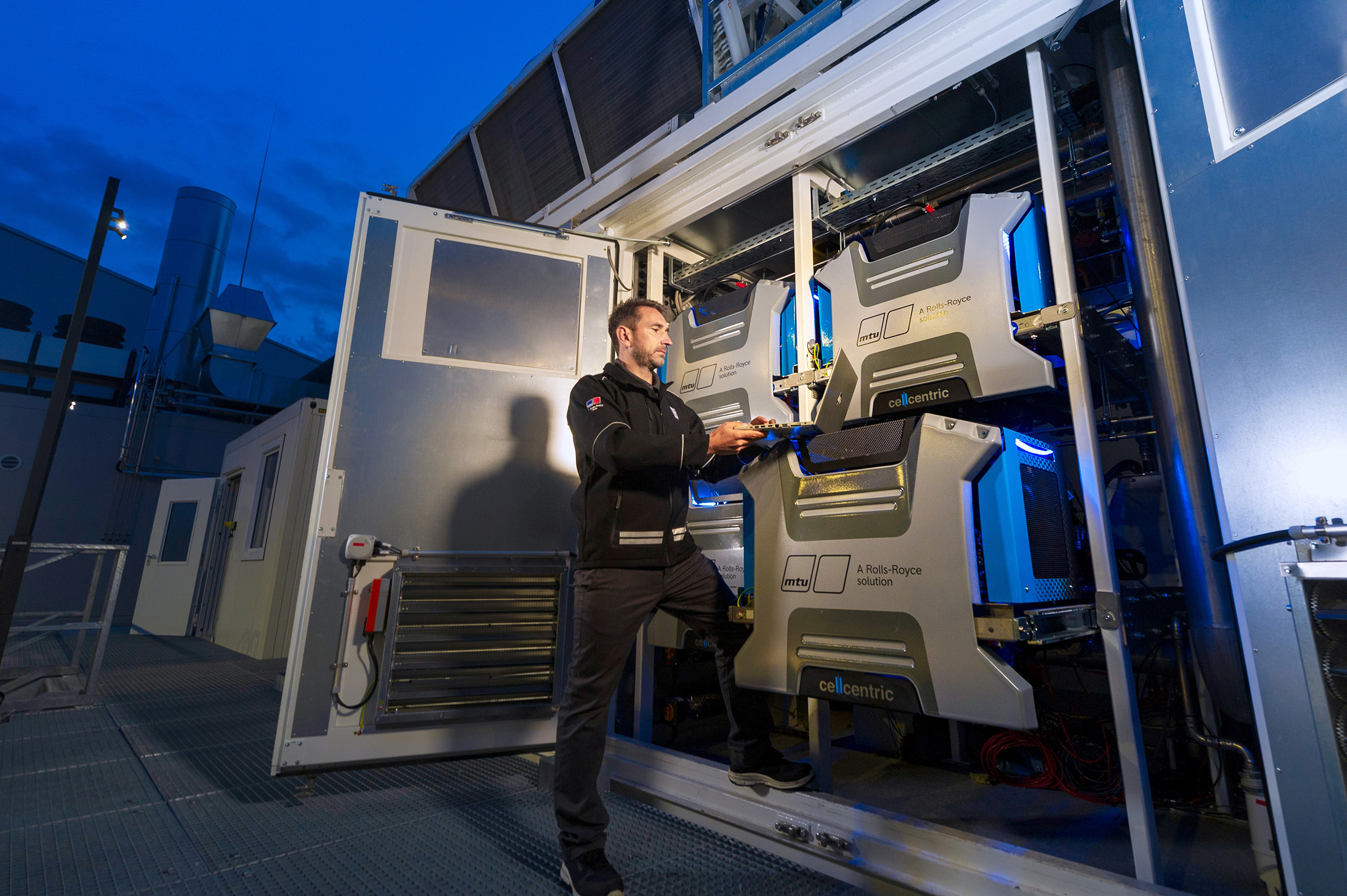 Rolls-Royce unveils green hydrogen production plans - H2 News