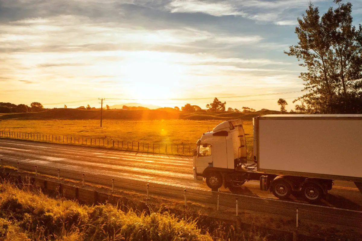 HW Richardson is now using hydrogen fuel powered trucks - H2 News