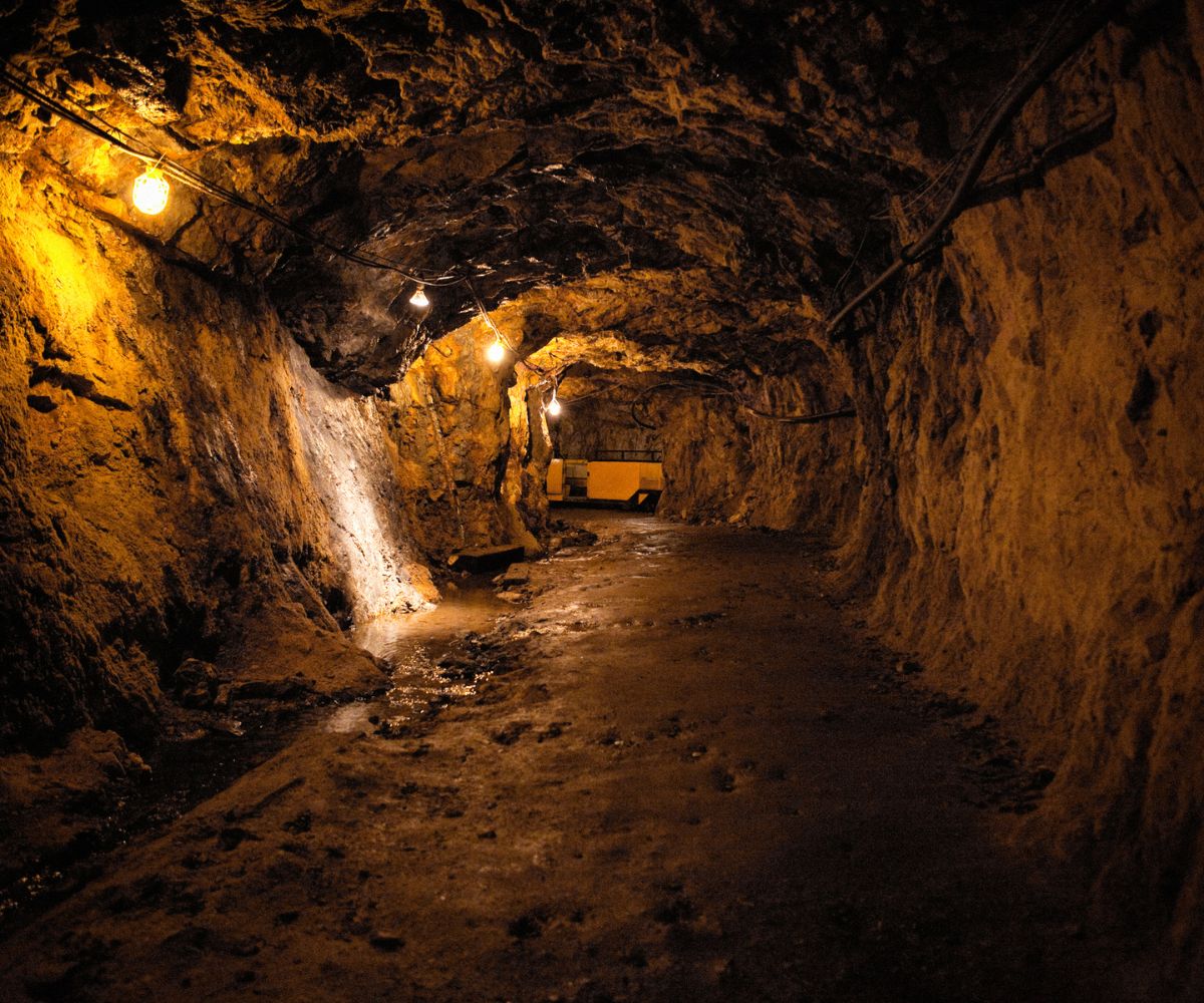 Could finding enough white hydrogen make a difference to decarbonization?
