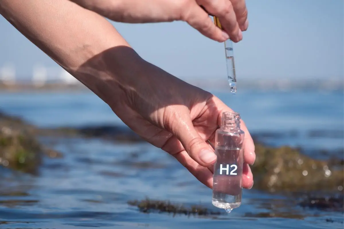 Groundbreaking Advancements in Seawater Electrolysis: A New Path for Hydrogen Production - H2 News