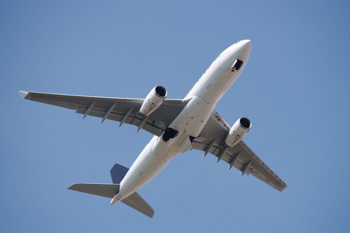 Airbus to use hydrogen fuel cell system for an A330 aircraft’s onboard auxiliar power unit - H2 News