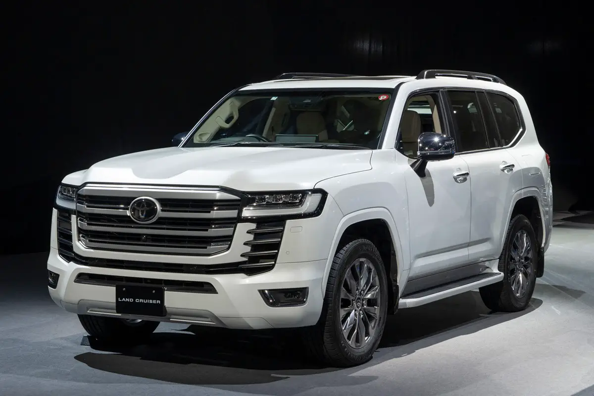 Hydrogen ICE - Image of Toyota Land Cruiser 300