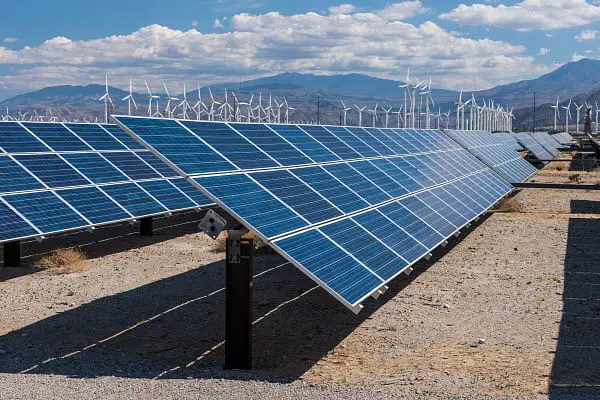 Solar energy industry continues to see record growth in the US Solar energy industry continues to see record growth in the US