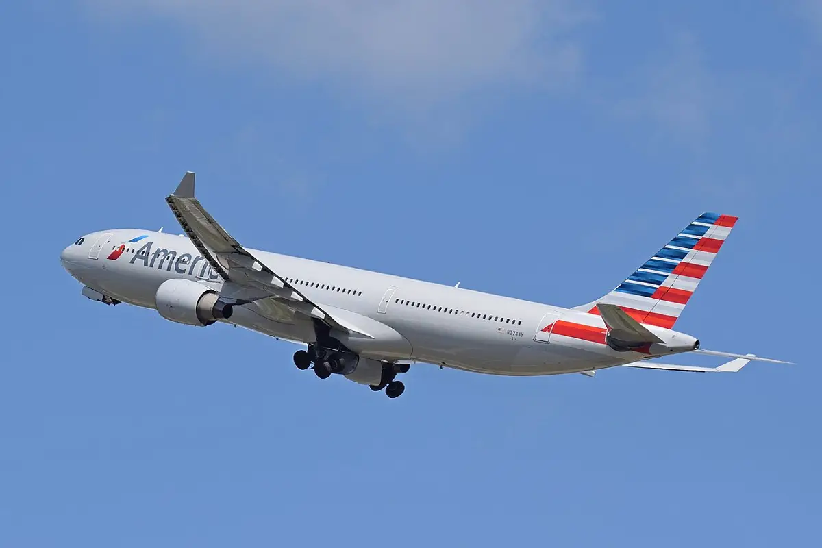 American Airlines invests in Universal Hydrogen fuel distribution company - H2 News