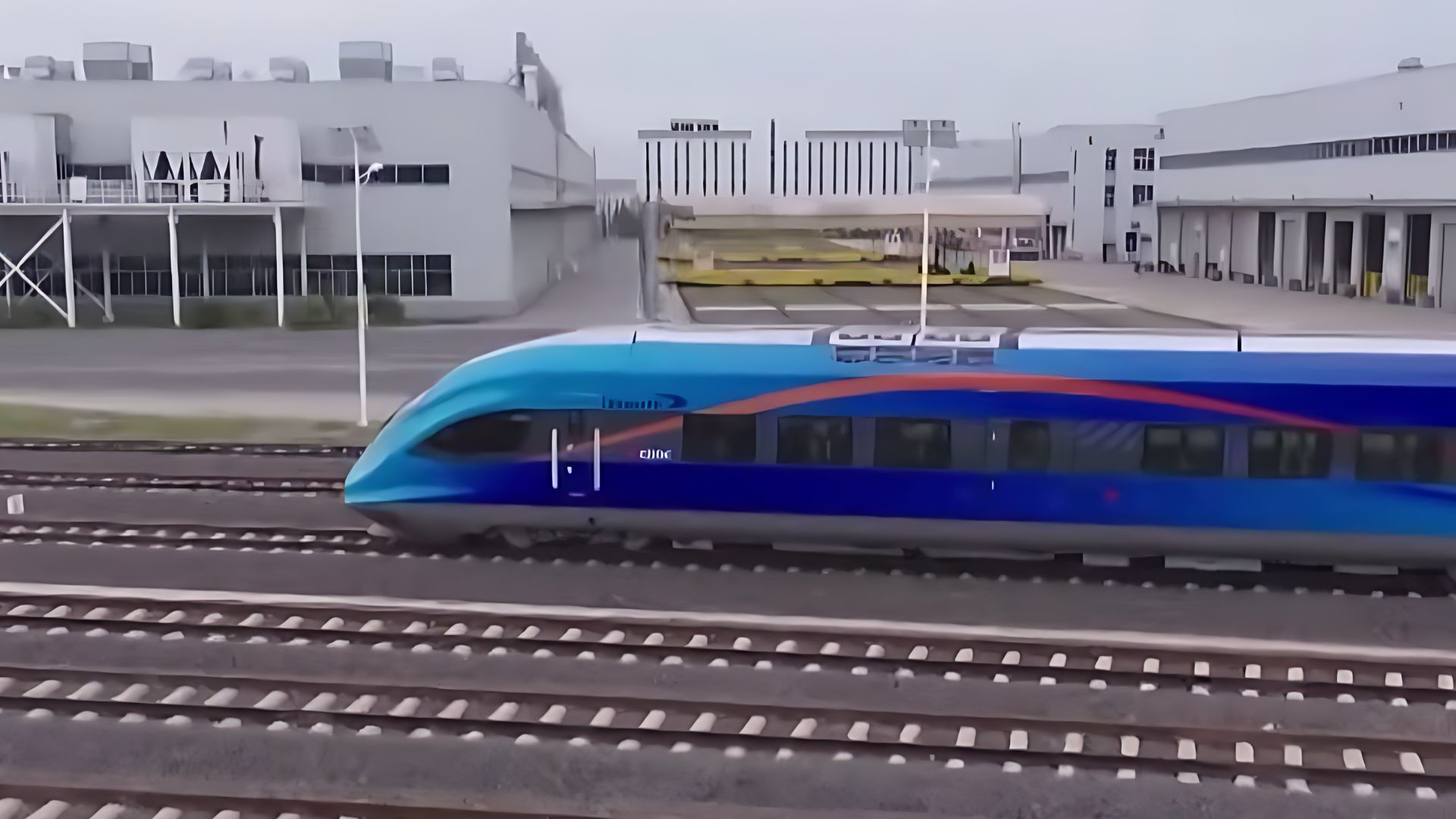 Eco-Friendly at 200km/h: Meet China's New Hydrogen Train