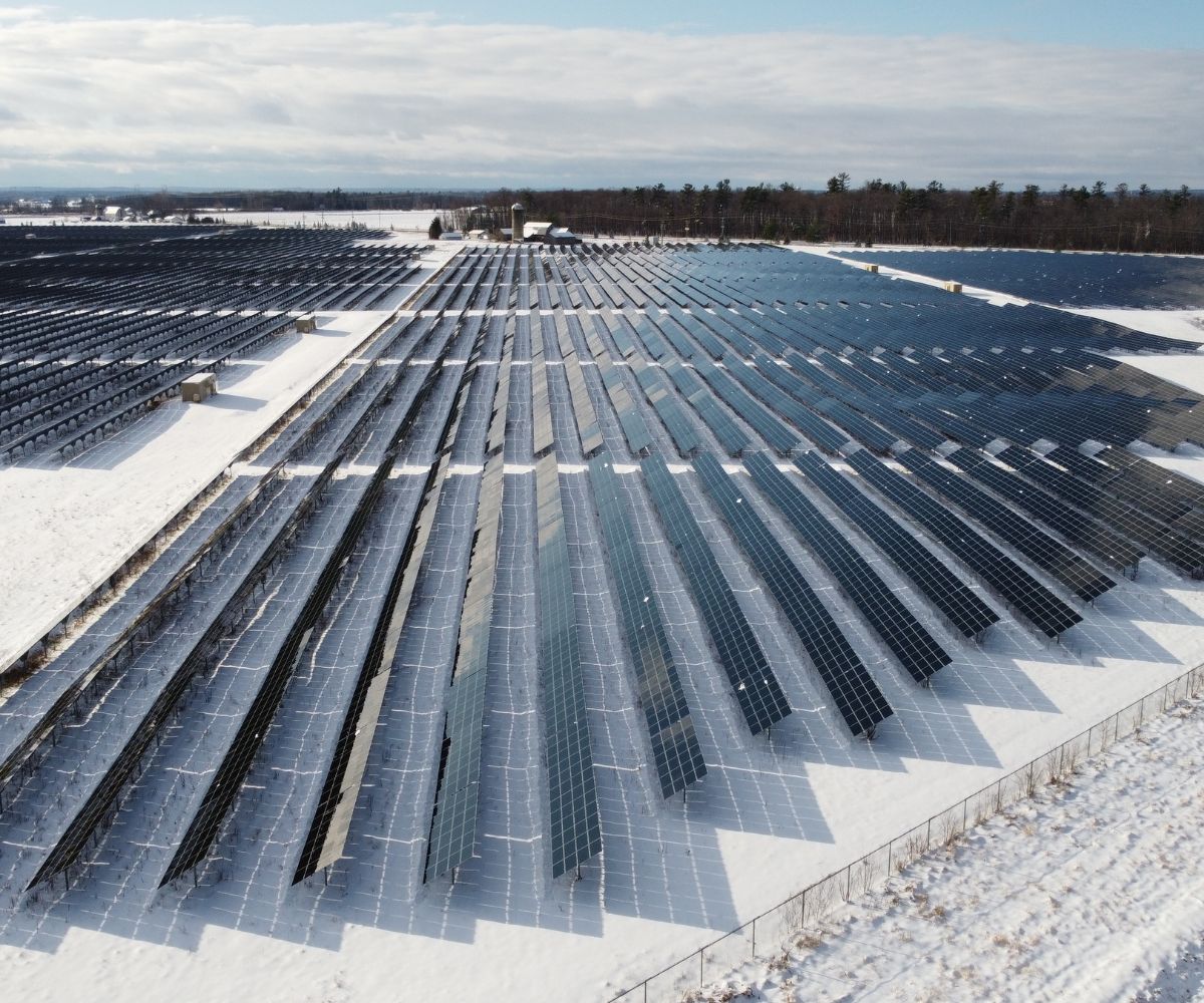Stay Cozy Sustainably: How Renewable Energy Transforms Fall &amp; Winter Comfort