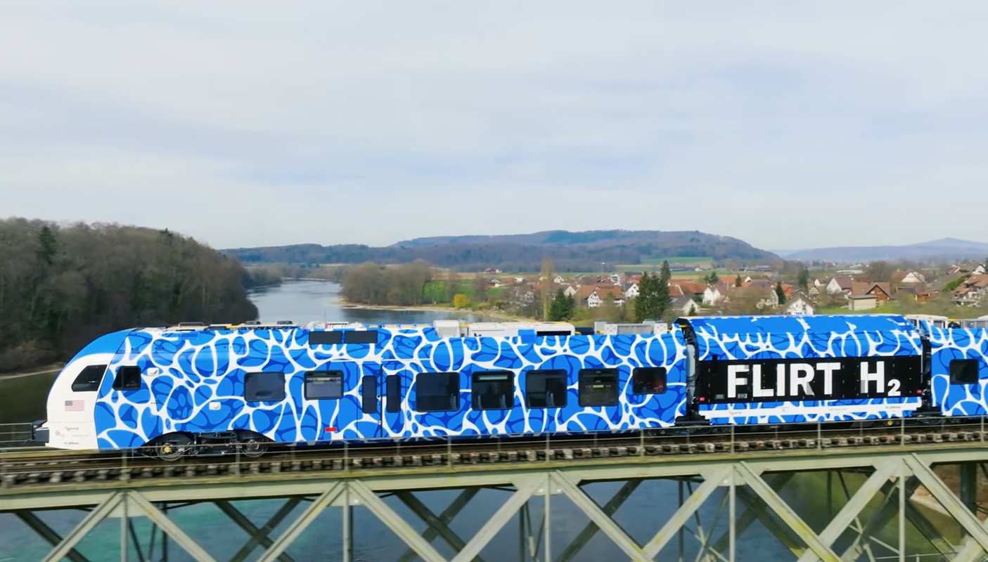Stadler's Hydrogen Train FLIRT H2 Sets Guinness World Record