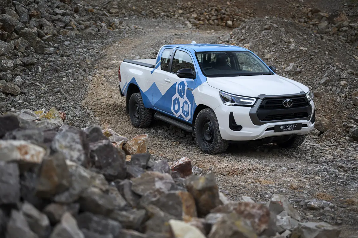 Toyota Hilux hits demo phase, with ten prototypes built - H2 News