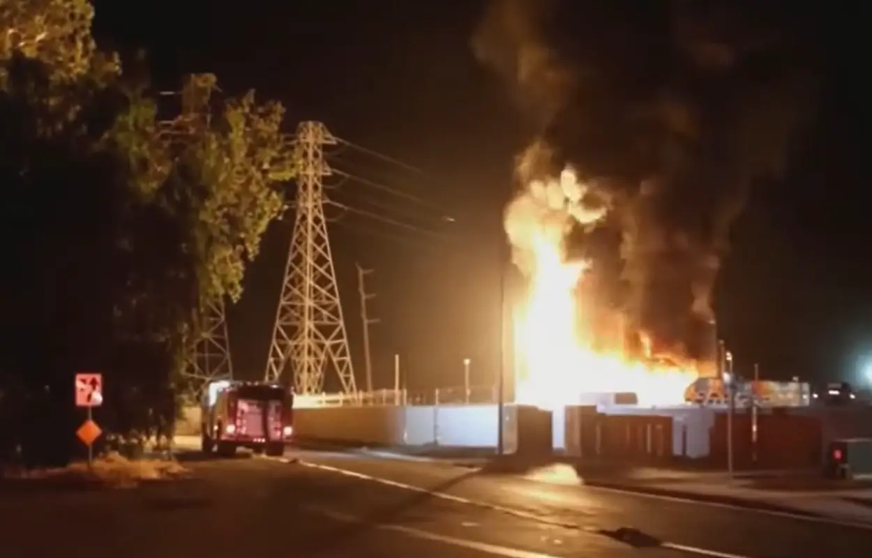 Hydrogen bus destroyed during fiery refueling disaster - H2 News