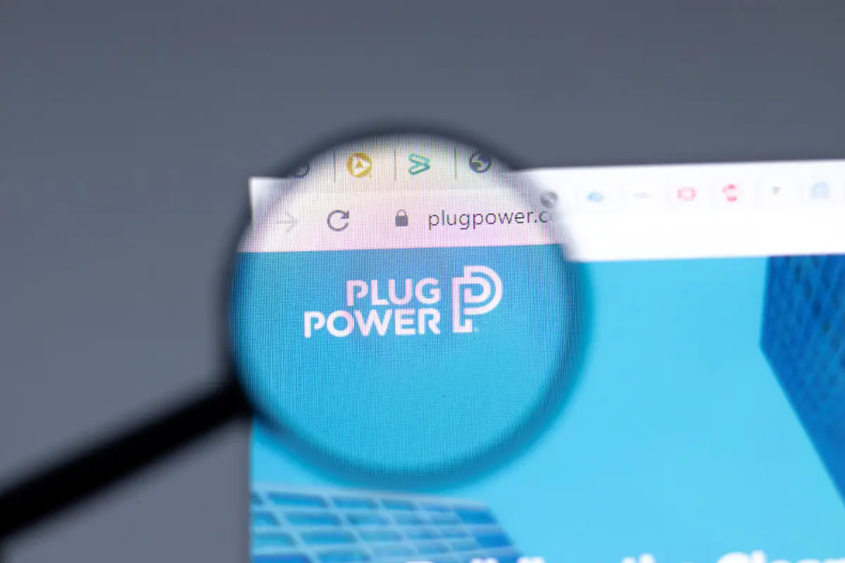 Green Hydrogen - Image of Plug Power Site under magnifying glass