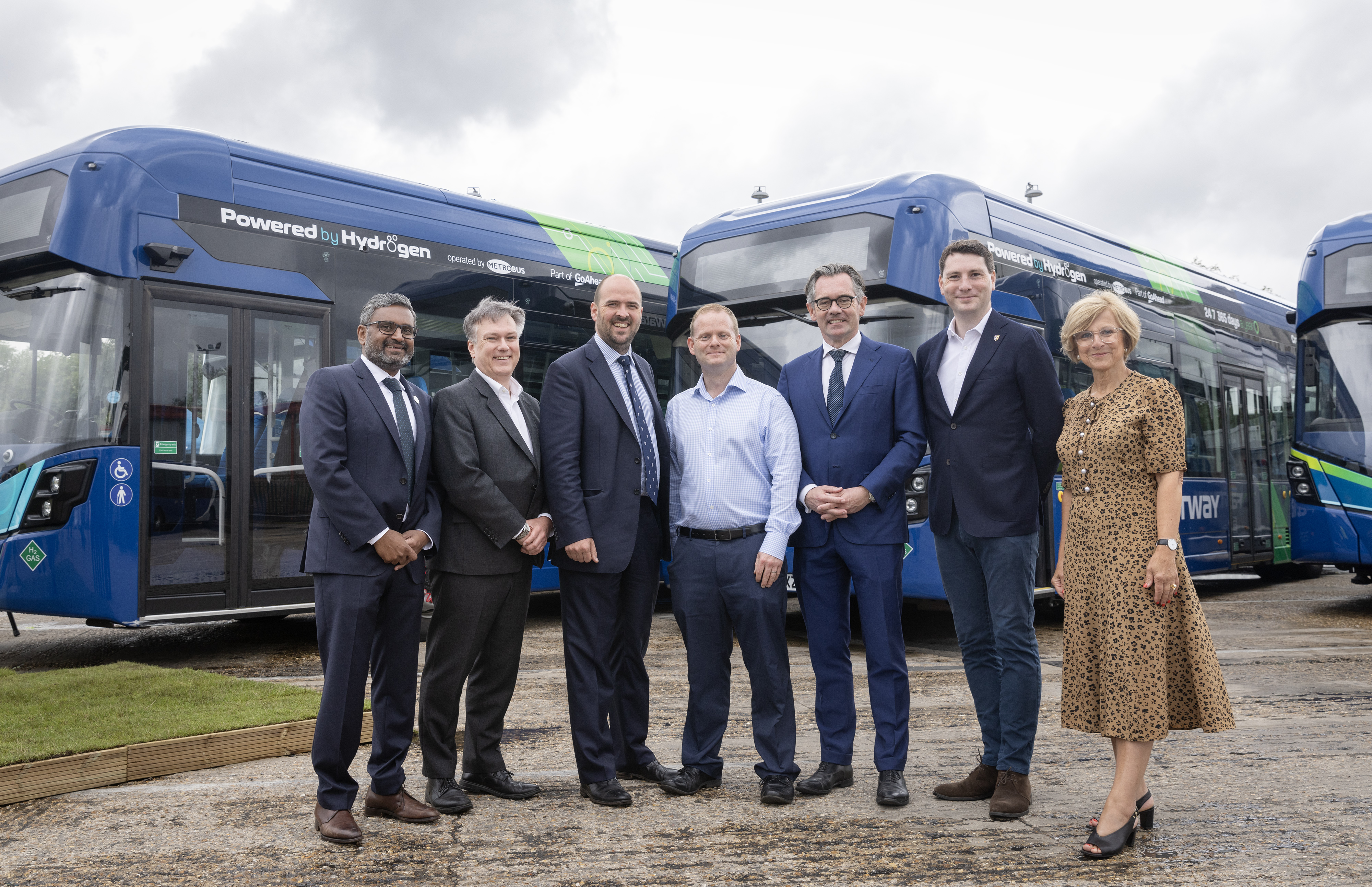 Hydrogen Buses Make Their Debut on British Roads ~ Hydrogen News