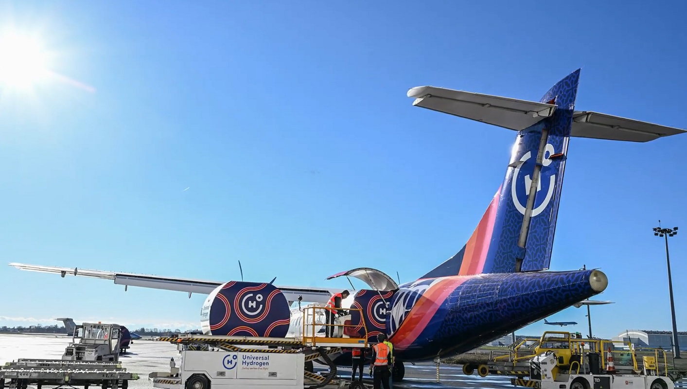 Hydrogen fuel cell Dash-8 commuter plane completes 15-minute flight - H2 News