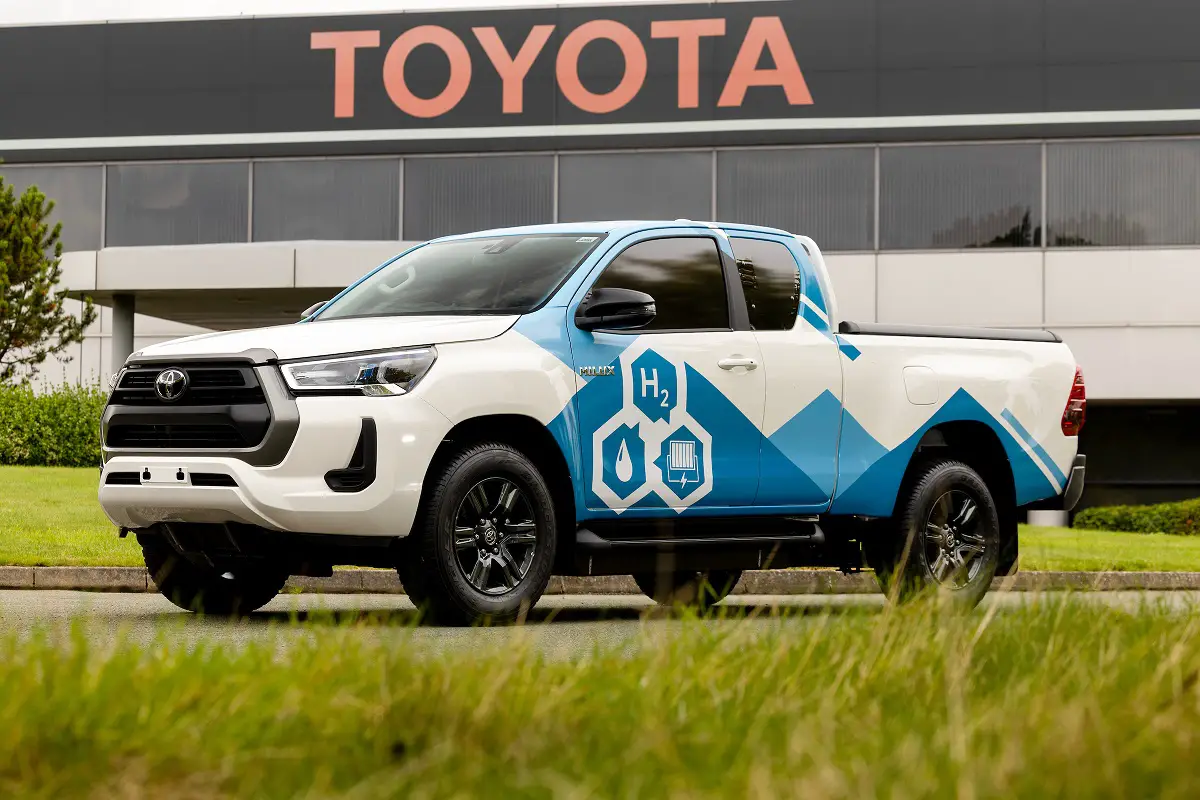 Ground-breaking hydrogen fuel pickup unveiled by Toyota - H2 News