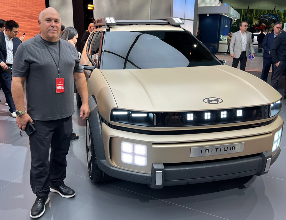 Our Happy Editor with Hyundai Initium
