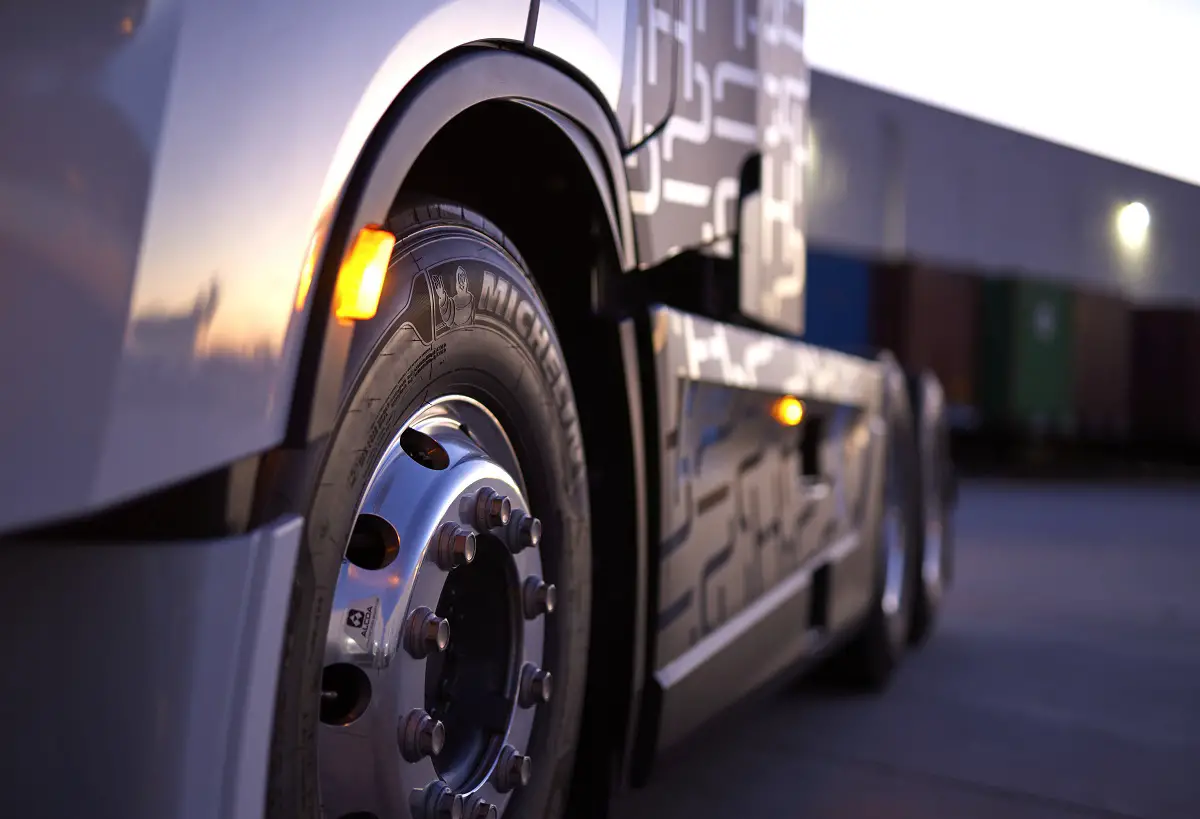 J.B. Hunt Accelerates Green Goals with New Nikola Truck Investment