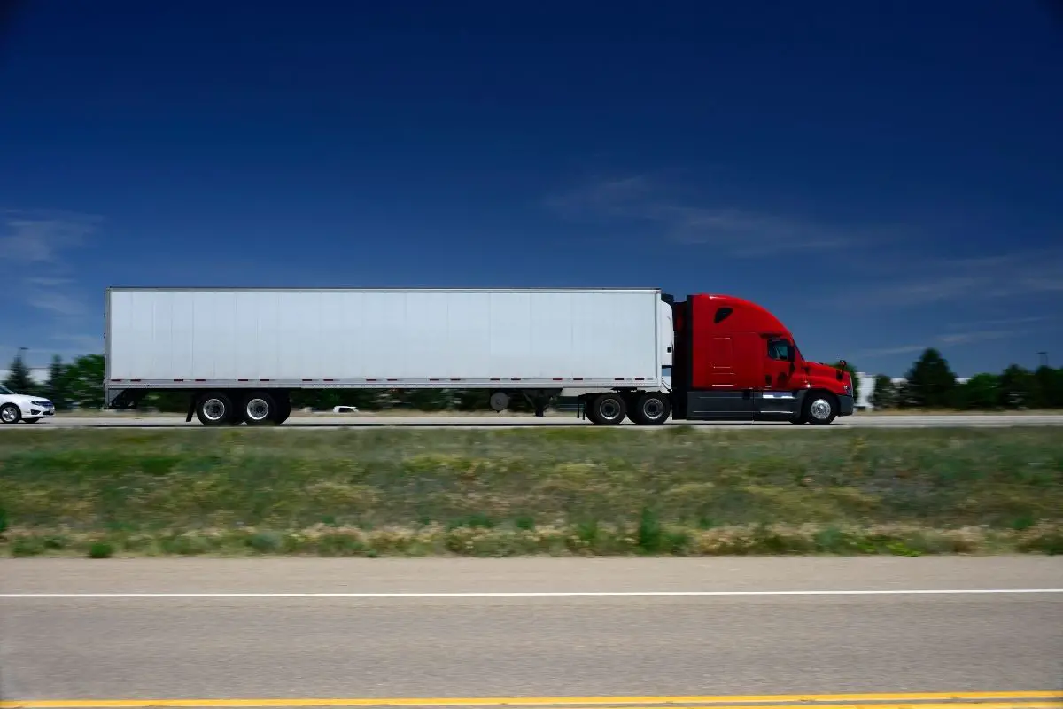 Hyzon delivers 29 H2 fuel cell electric heavy-duty trucks