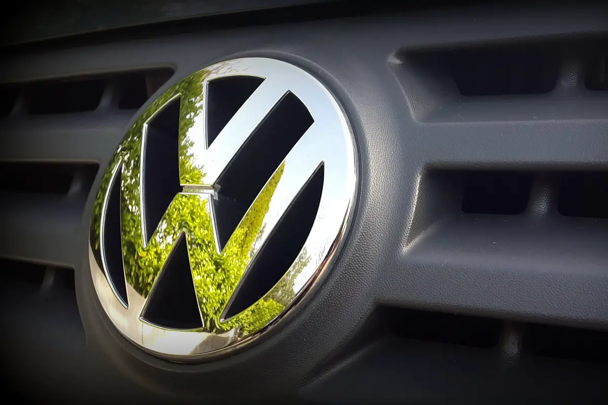 Volkwagen says hydrogen cars aren’t competitive enough to launch before 2030 - H2 News