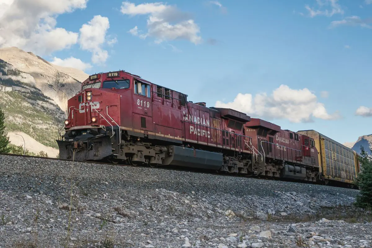 Canadian Pacific developing hydrogen train locomotive - H2 News